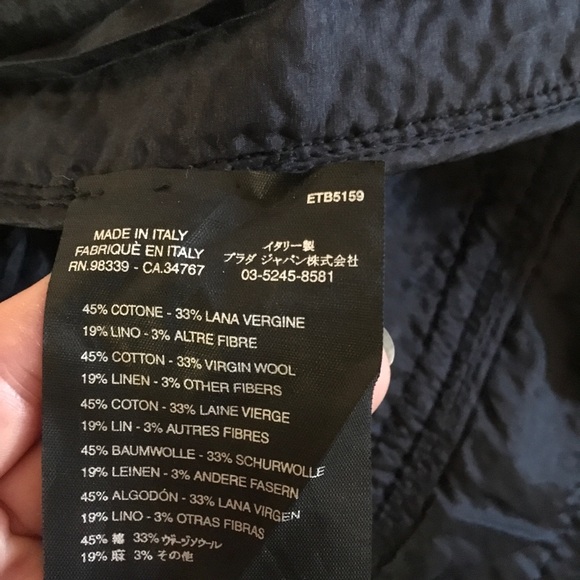 Prada - Picture 3 of 3